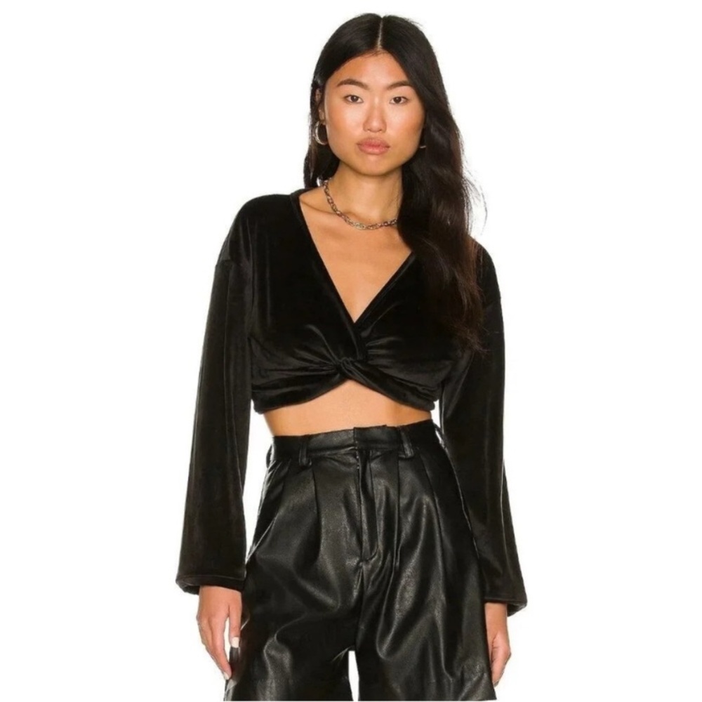 $128 NWT Revolve x Lovers and friends ISABEL Crop SWEATER in black XXS